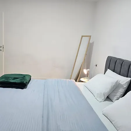Apartment Main Apartment Pazari I Ri 1 *